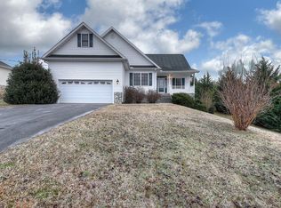 299 Sand Ridge Cir, Jonesborough, TN 37659