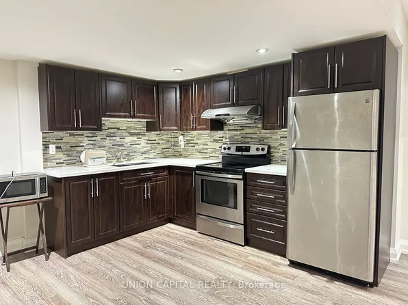 163 Elmwood Ave, Richmond Hill, ON L4C 1L2