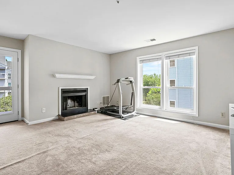 3178 Summit Square Dr #D2 — Photo 3