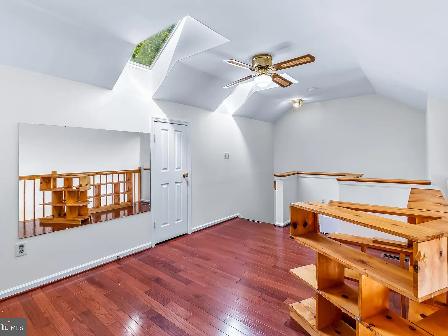 3 bed, 2.5 bath, 2244 sqft, $2,900 — Photo 4