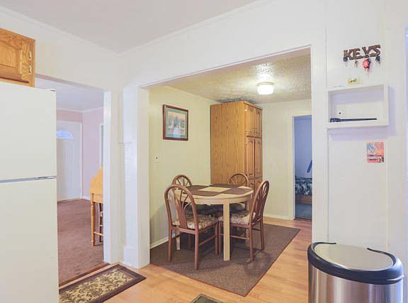 5th image of 414 Massanutten Ave