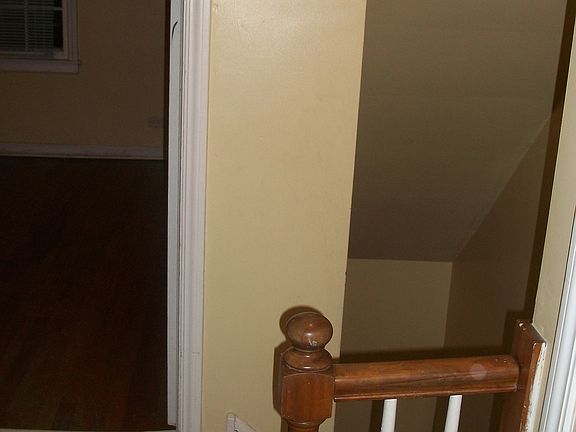landing on 2nd flr (bedrooms & full bath)