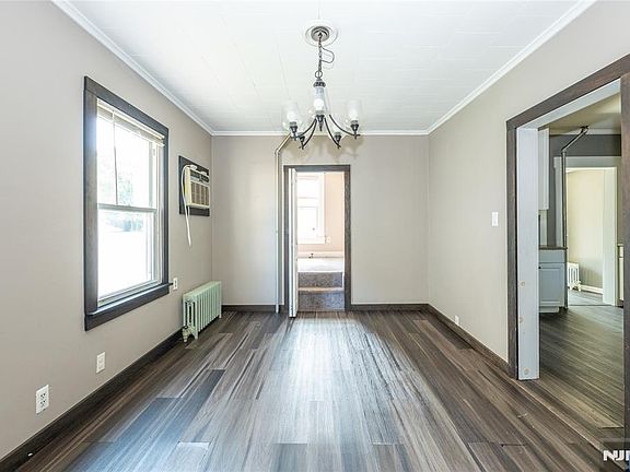 4th image of 1165 Ringwood Ave