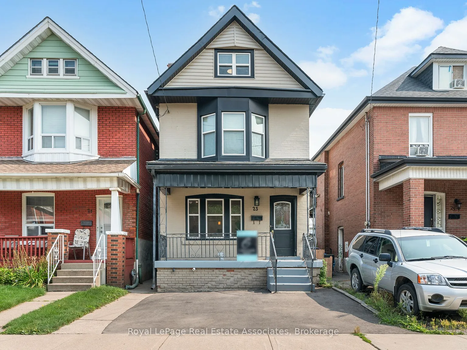 4 bed, $2,500 — Photo 1