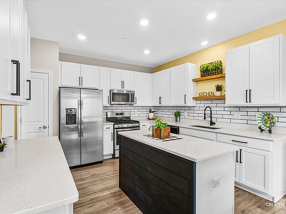 5th image of 1122 Goldfinch Ave