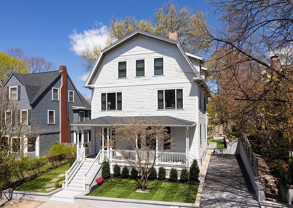 1st image of 21 Kent Sq #2