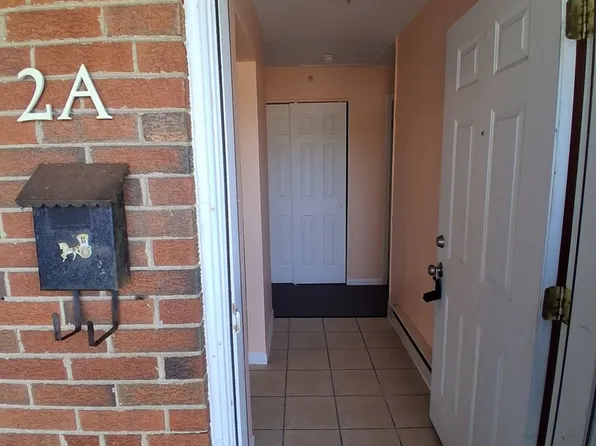 1845 Whitechapel Dr APT 2A, Mount Prospect, IL 60056