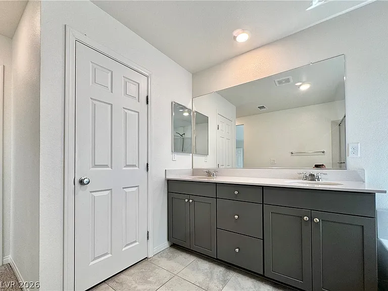 4258 Tarim St — Photo 43