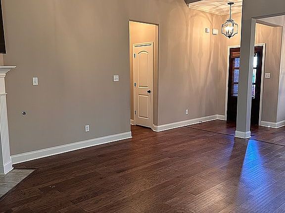4th image of 8233 Ashton Ln
