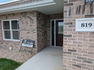 819 Meadow St, Beatrice, NE 68310