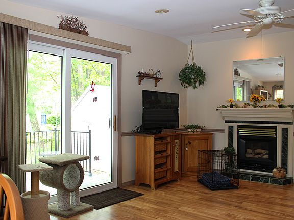 5th image of 58 Donald Dr