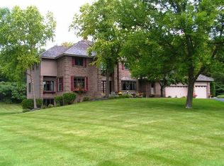 5860 Boulder Bridge Ln, Shorewood, MN 55331
