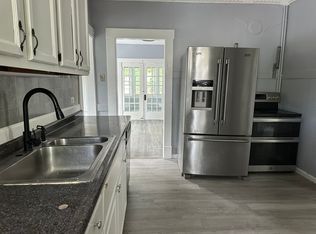 4 Columbia St #1A, Holyoke, MA 01040