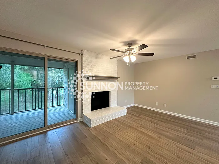 2 bed, 2.0 bath, 1107 sqft, $1,495 — Photo 2
