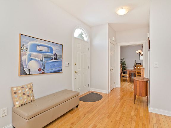 2nd image of 6725 Lower Brook Way