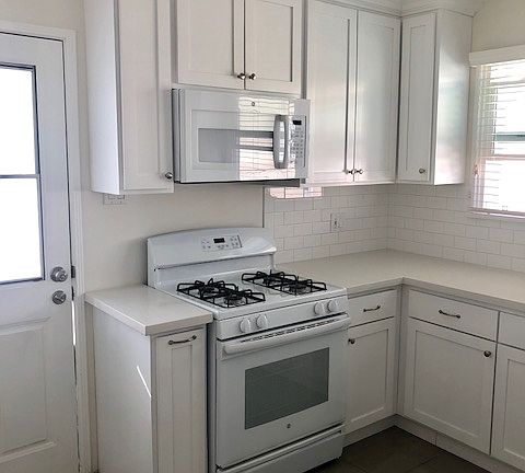 4th image of 1747 Centinela Ave #C