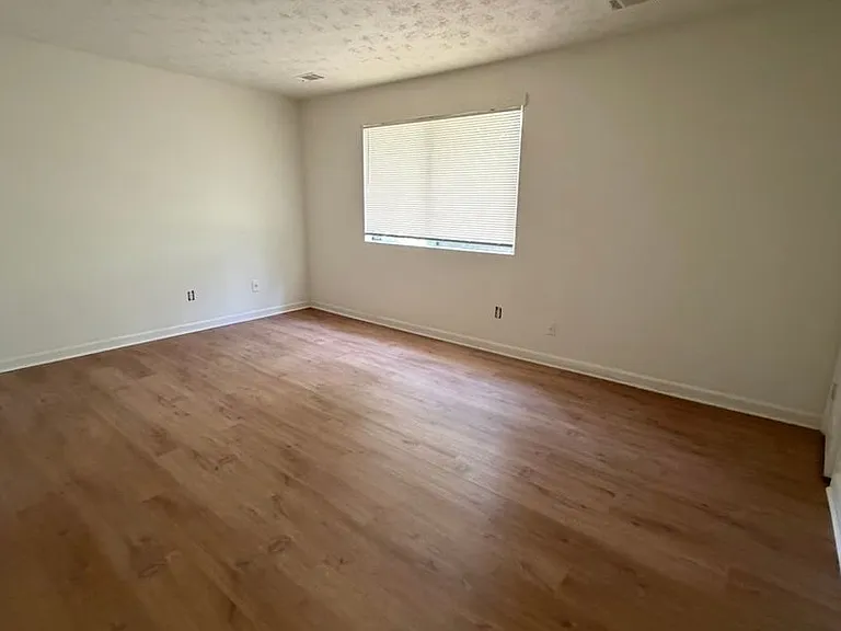 655 Post Oak Rd — Photo 17