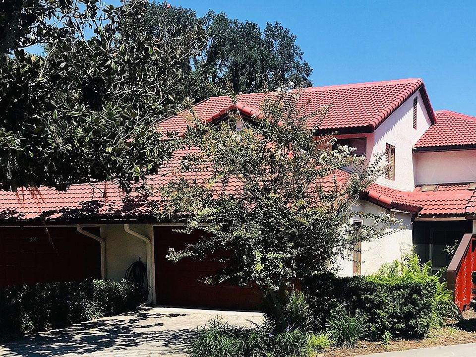 1st image of 202 Clusterwood Dr