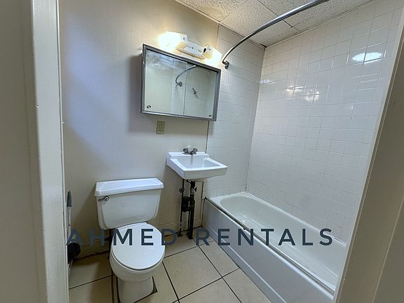 5th image of 871 Congress St #6
