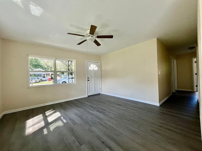 501 W Dixie St — Photo 5