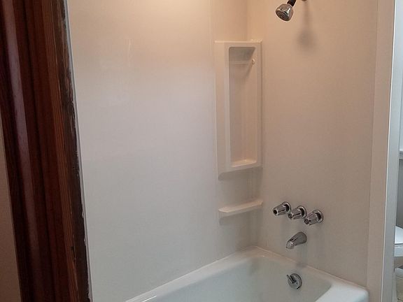 4th image of 430 W Main St
