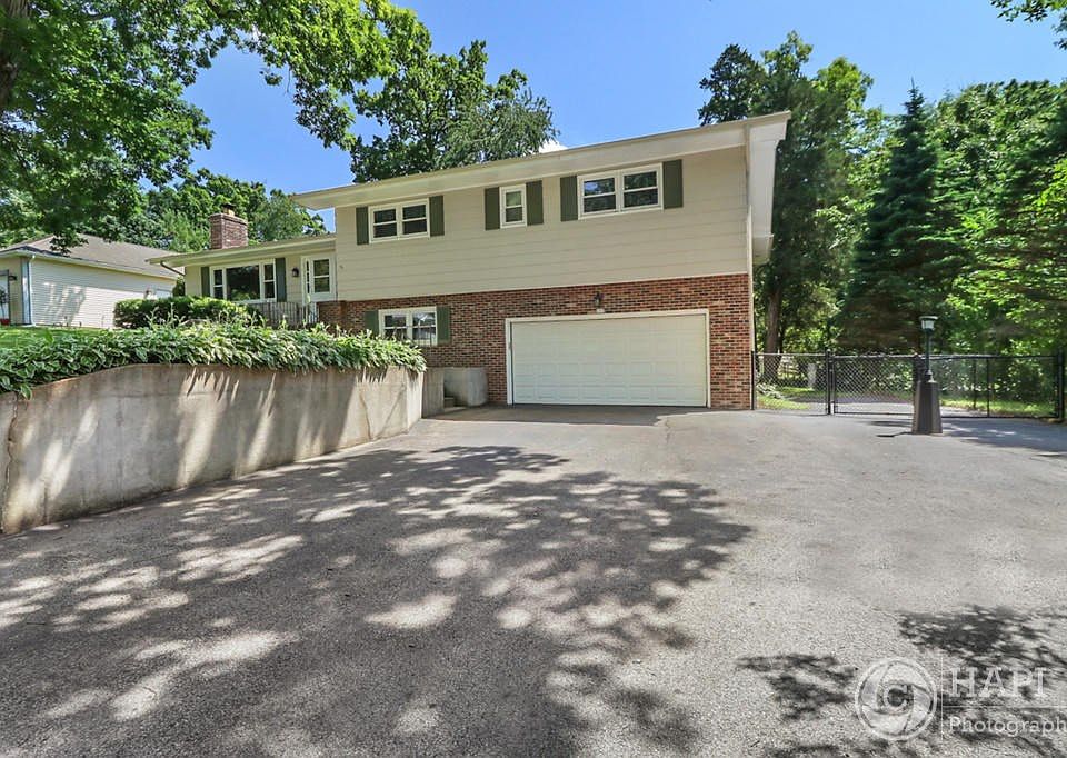 103 Hawthorne Dr Twin Lakes, WI1