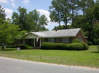 325 S Rountree St, Metter, GA 30439