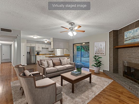 2nd image of 365 SW Rand Dr