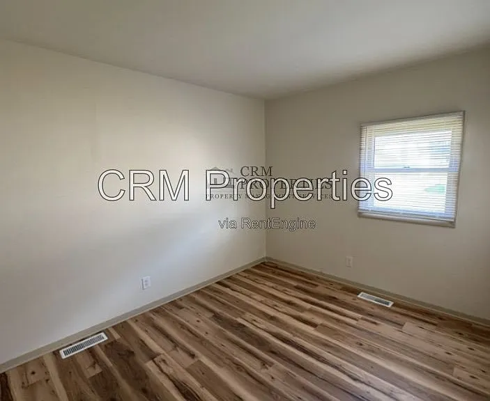 1936 Lynwood Dr — Photo 16
