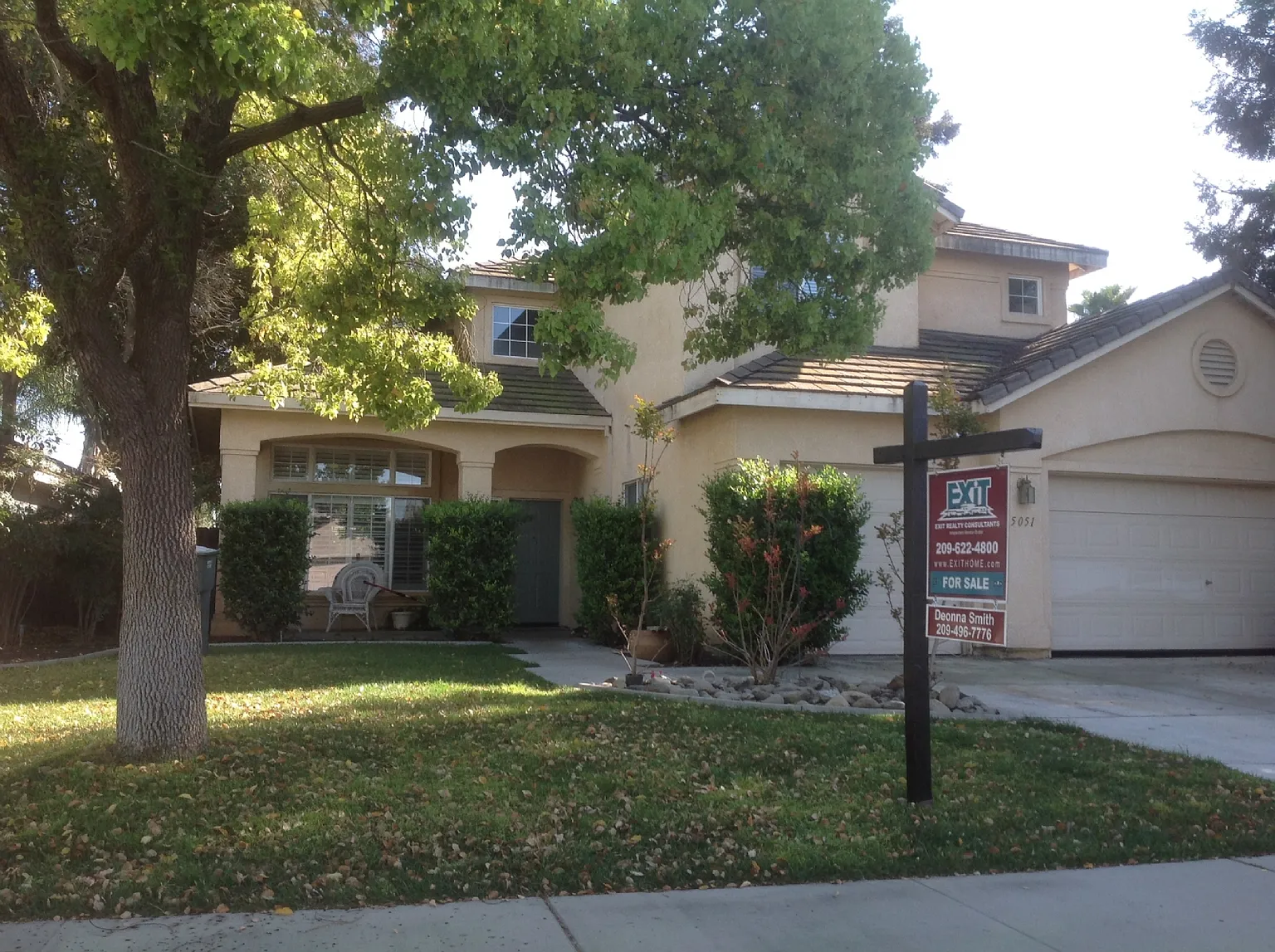 5051 Treetop Dr photo 1