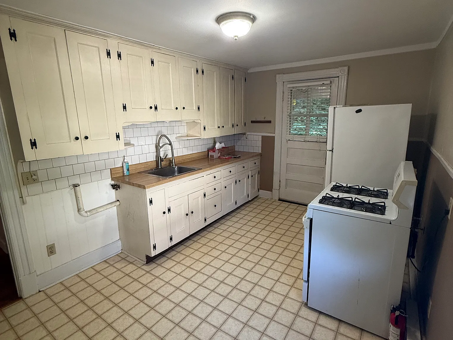 1 bed, 700 sqft, $1,400 — Photo 3