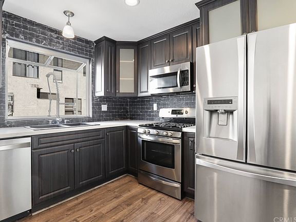 3rd image of 5323 Coldwater Canyon Ave APT A
