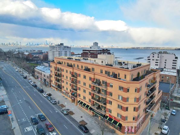 155 Bay St APT 5