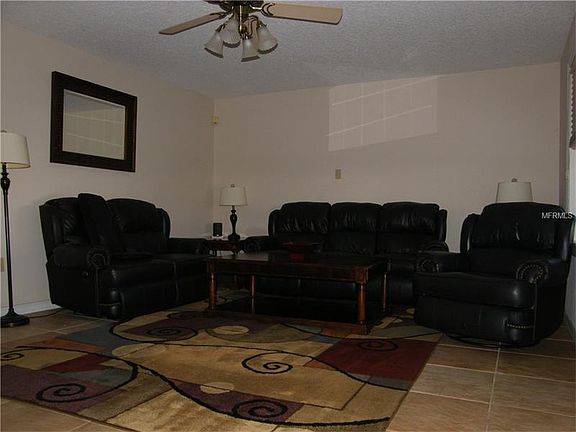 3rd image of 606 Escondido Ct