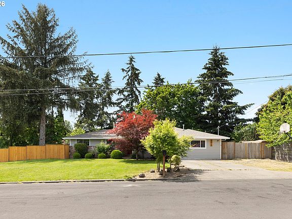 4th image of 4815 SW 202nd Ave