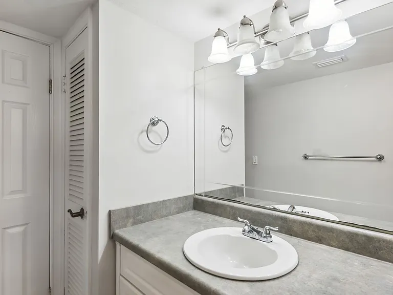 4609 W North B St #111 — Photo 17
