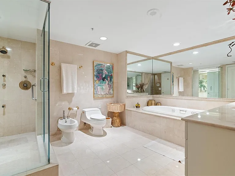209 N Birch Rd #401 — Photo 7
