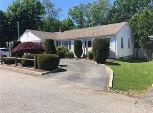 41 Woodland Ave, Cranston, RI 02920