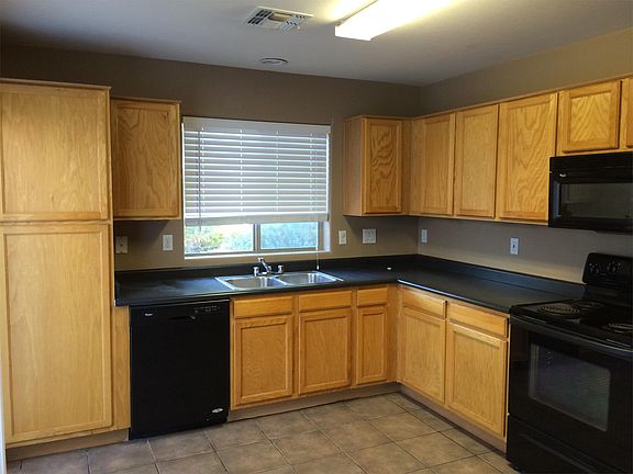 4th image of 43683 W Bedford Dr