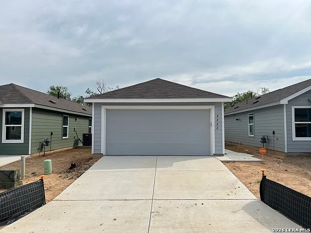 3 bed, 2.0 bath, 1216 sqft, $1,525 — Photo 1