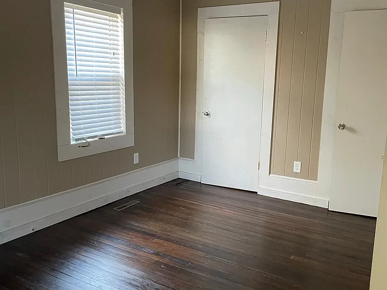 226 Asbury Ave — Photo 13