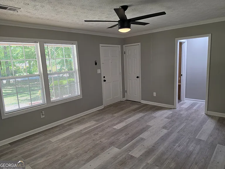 586 Ridge Ave SW — Photo 6