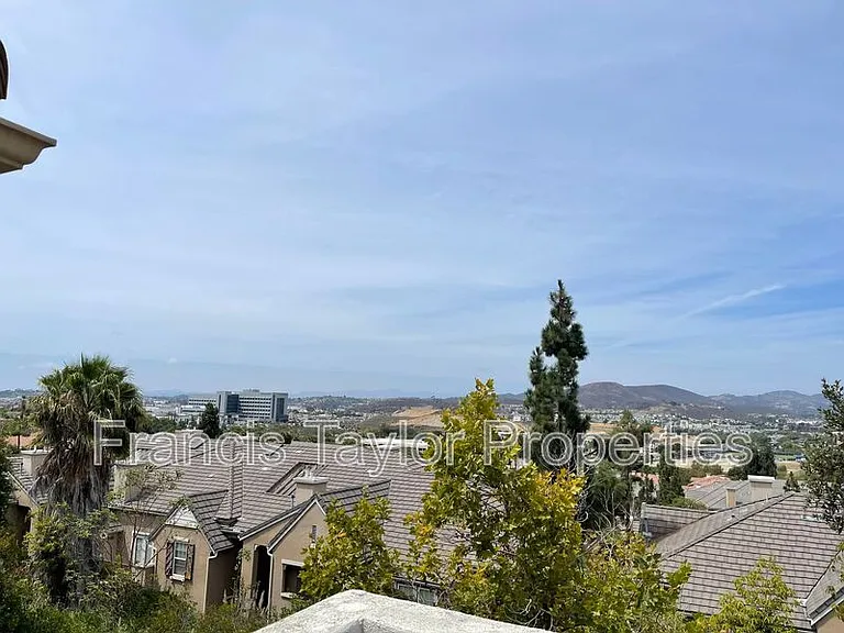 176 Aurora Ave — Photo 14