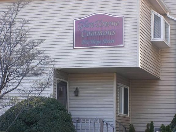 4th image of 291 Hope St APT A2