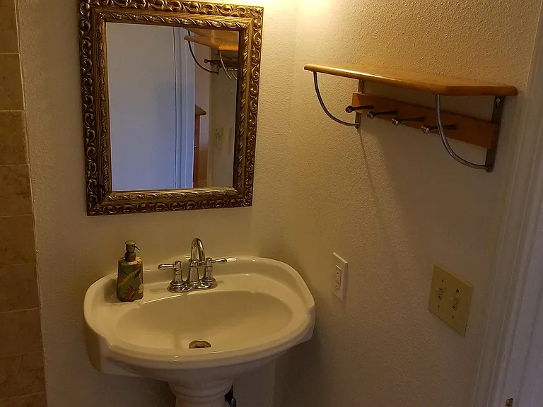 Bathroom sink