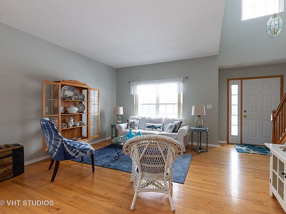 3rd image of 1058 Painted Lakes Ct
