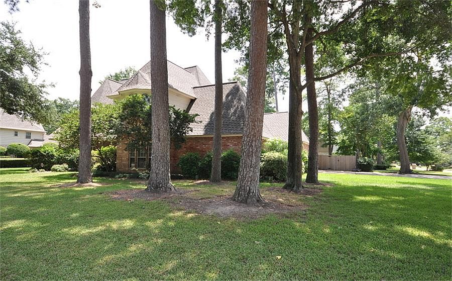 2nd image of 8827 Ashridge Park Dr