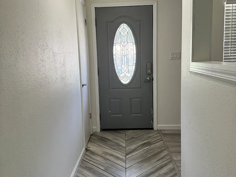 8108 Ridgefield Rd — Photo 5