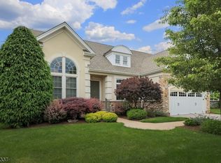 30 Johns Dr, Warren, NJ 07059