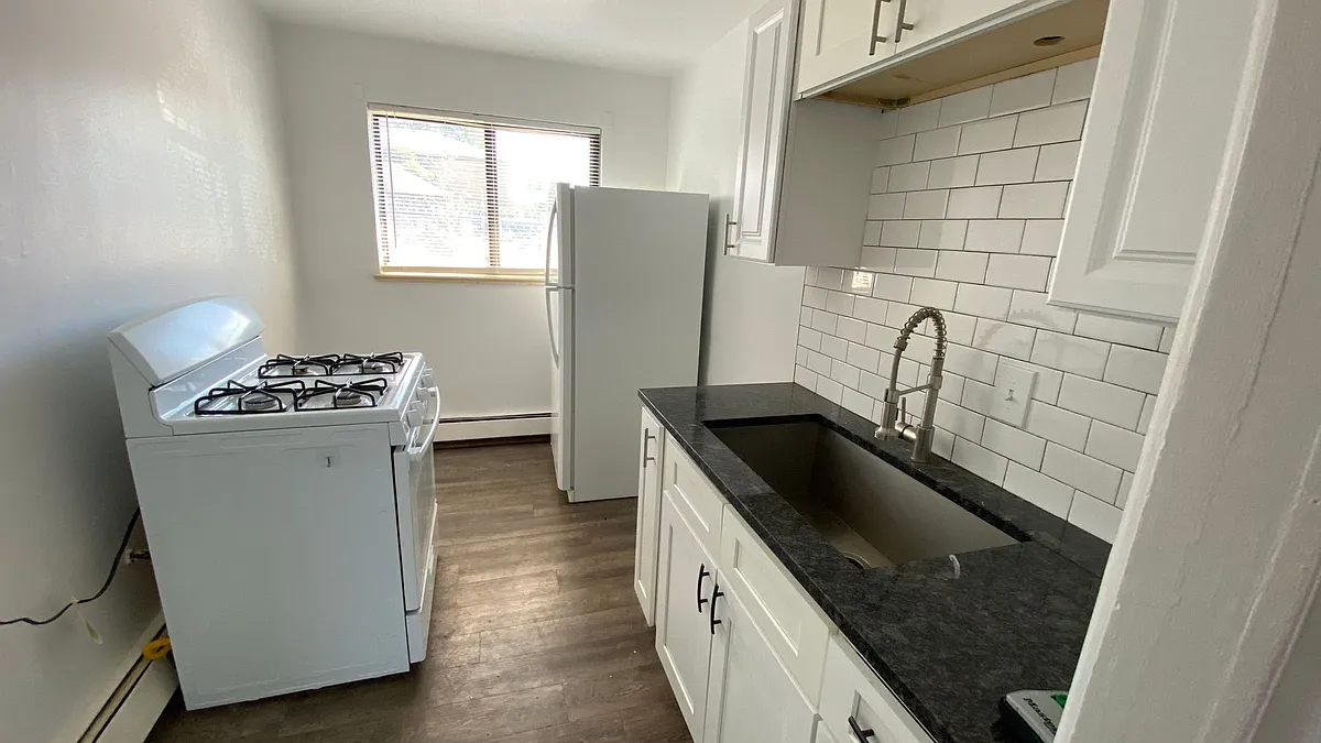 Building Photo - 1457 Kenton St #503